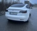 Білий Тесла Модель 3, об'ємом двигуна 0 л та пробігом 101 тис. км за 16000 $, фото 3 на Automoto.ua