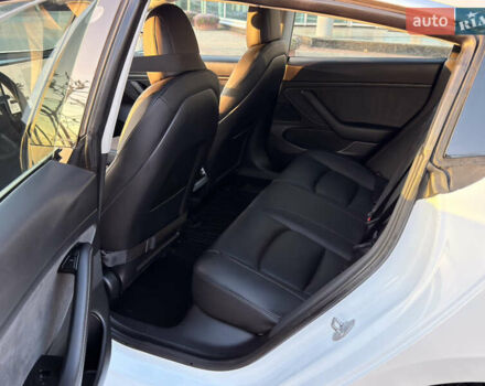 Белый Тесла Модель 3, объемом двигателя 0 л и пробегом 190 тыс. км за 17900 $, фото 16 на Automoto.ua