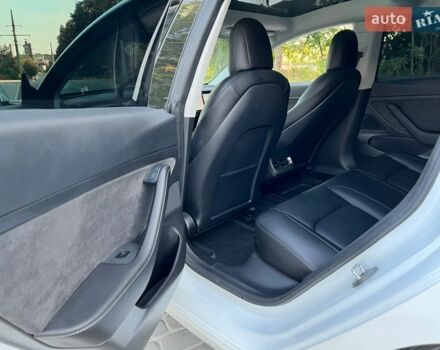 Білий Тесла Модель 3, об'ємом двигуна 0 л та пробігом 20 тис. км за 18200 $, фото 37 на Automoto.ua