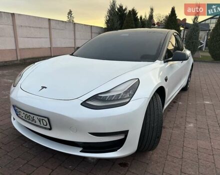 Белый Тесла Модель 3, объемом двигателя 0 л и пробегом 206 тыс. км за 16900 $, фото 2 на Automoto.ua