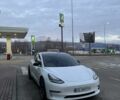 Білий Тесла Модель 3, об'ємом двигуна 0 л та пробігом 107 тис. км за 18900 $, фото 1 на Automoto.ua