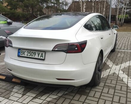 Белый Тесла Модель 3, объемом двигателя 0 л и пробегом 51 тыс. км за 16000 $, фото 2 на Automoto.ua