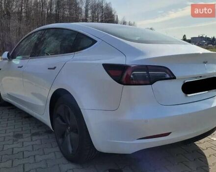 Білий Тесла Модель 3, об'ємом двигуна 0 л та пробігом 47 тис. км за 26200 $, фото 4 на Automoto.ua