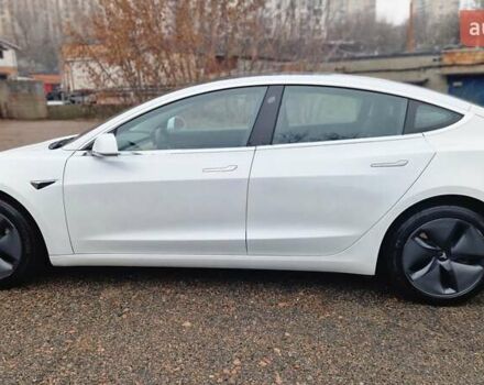 Білий Тесла Модель 3, об'ємом двигуна 0 л та пробігом 142 тис. км за 17300 $, фото 13 на Automoto.ua