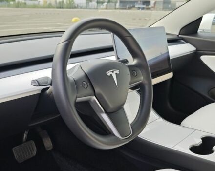 Тесла Модель 3 2020 в Киеве на Automoto.ua Белый Тесла Модель 3, объемом двигателя 0 л и пробегом 112 тыс. км за 25900 $, фото 9 на Automoto.ua