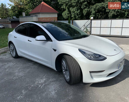 Белый Тесла Модель 3, объемом двигателя 0 л и пробегом 99 тыс. км за 20000 $, фото 2 на Automoto.ua