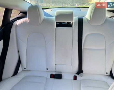 Білий Тесла Модель 3, об'ємом двигуна 0 л та пробігом 74 тис. км за 19000 $, фото 15 на Automoto.ua