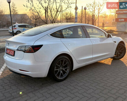 Белый Тесла Модель 3, объемом двигателя 0 л и пробегом 190 тыс. км за 17900 $, фото 4 на Automoto.ua