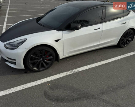 Білий Тесла Модель 3, об'ємом двигуна 0 л та пробігом 73 тис. км за 23850 $, фото 1 на Automoto.ua