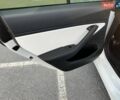 Белый Тесла Модель 3, объемом двигателя 0 л и пробегом 105 тыс. км за 26999 $, фото 9 на Automoto.ua