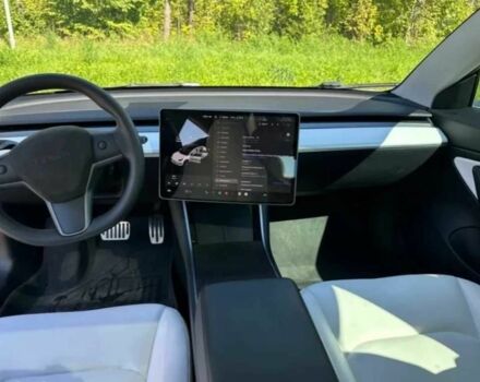 Білий Тесла Модель 3, об'ємом двигуна 0 л та пробігом 62 тис. км за 12000 $, фото 5 на Automoto.ua