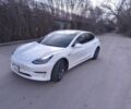 Белый Тесла Модель 3, объемом двигателя 0 л и пробегом 150 тыс. км за 16000 $, фото 2 на Automoto.ua