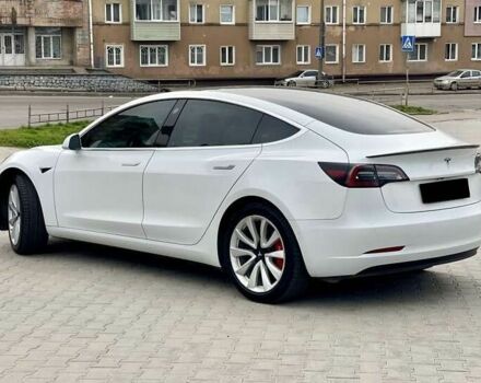 Білий Тесла Модель 3, об'ємом двигуна 0 л та пробігом 77 тис. км за 16000 $, фото 3 на Automoto.ua