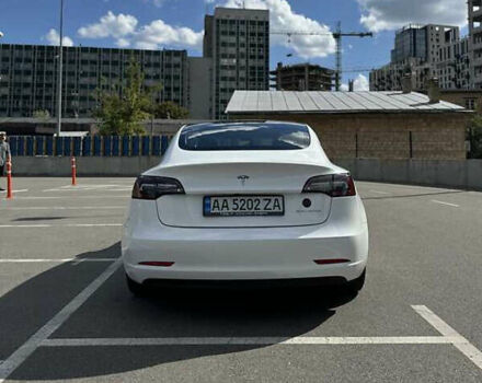 Білий Тесла Модель 3, об'ємом двигуна 0 л та пробігом 75 тис. км за 16000 $, фото 4 на Automoto.ua
