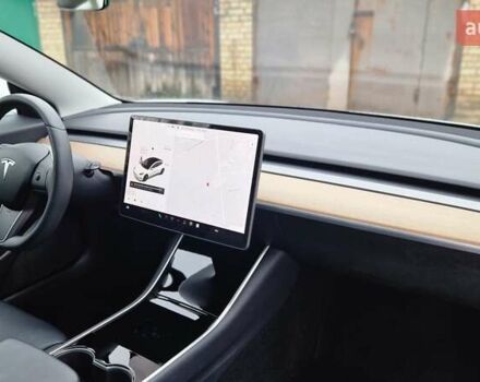 Белый Тесла Модель 3, объемом двигателя 0 л и пробегом 142 тыс. км за 17300 $, фото 5 на Automoto.ua