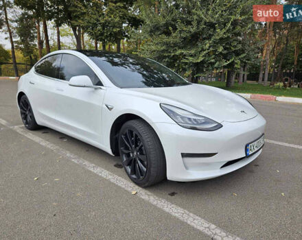 Білий Тесла Модель 3, об'ємом двигуна 0 л та пробігом 113 тис. км за 19500 $, фото 1 на Automoto.ua