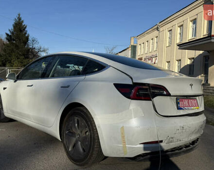 Білий Тесла Модель 3, об'ємом двигуна 0 л та пробігом 70 тис. км за 13900 $, фото 2 на Automoto.ua