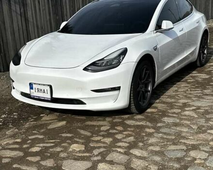 Тесла Модель 3 2020 в Харькове на Automoto.ua Белый Тесла Модель 3, объемом двигателя 0 л и пробегом 133 тыс. км за 19500 $, фото 1 на Automoto.ua