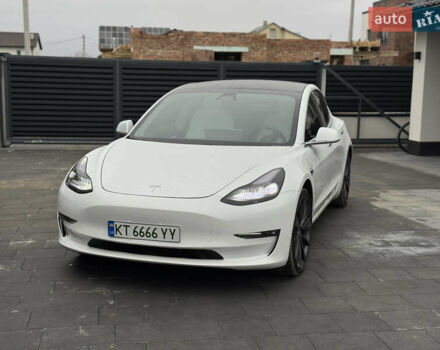Білий Тесла Модель 3, об'ємом двигуна 0 л та пробігом 75 тис. км за 19900 $, фото 1 на Automoto.ua
