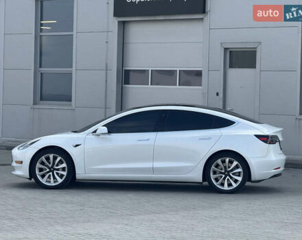 Білий Тесла Модель 3, об'ємом двигуна 0 л та пробігом 70 тис. км за 15500 $, фото 10 на Automoto.ua