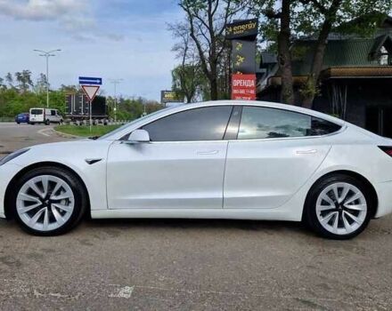 Белый Тесла Модель 3, объемом двигателя 0 л и пробегом 42 тыс. км за 14600 $, фото 2 на Automoto.ua