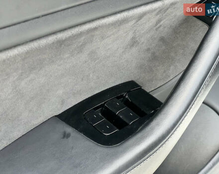 Белый Тесла Модель 3, объемом двигателя 0 л и пробегом 90 тыс. км за 19999 $, фото 29 на Automoto.ua