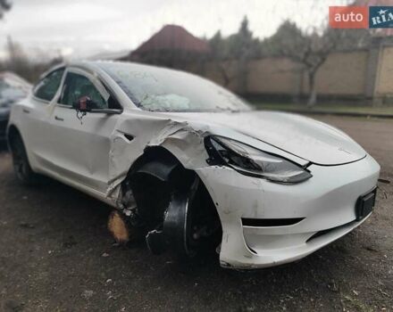 Белый Тесла Модель 3, объемом двигателя 0 л и пробегом 67 тыс. км за 9300 $, фото 3 на Automoto.ua