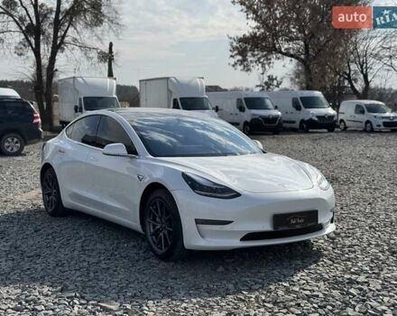 Белый Тесла Модель 3, объемом двигателя 0 л и пробегом 130 тыс. км за 17950 $, фото 15 на Automoto.ua