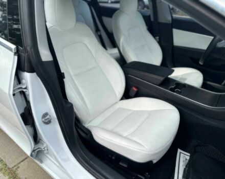 Білий Тесла Модель 3, об'ємом двигуна 0 л та пробігом 35 тис. км за 6900 $, фото 9 на Automoto.ua