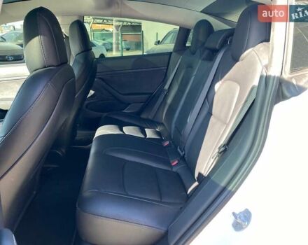 Білий Тесла Модель 3, об'ємом двигуна 0 л та пробігом 75 тис. км за 15000 $, фото 17 на Automoto.ua