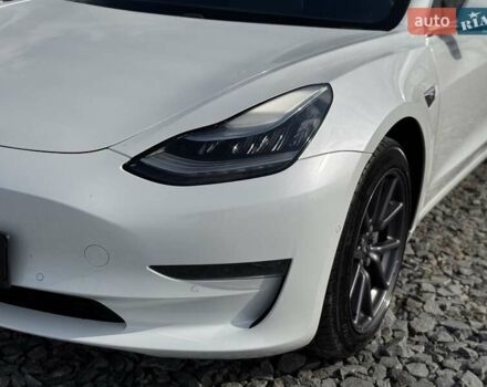 Белый Тесла Модель 3, объемом двигателя 0 л и пробегом 130 тыс. км за 17950 $, фото 18 на Automoto.ua