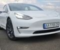 Тесла Модель 3 2020 в Киеве на Automoto.ua Белый Тесла Модель 3, объемом двигателя 0 л и пробегом 112 тыс. км за 25900 $, фото 4 на Automoto.ua