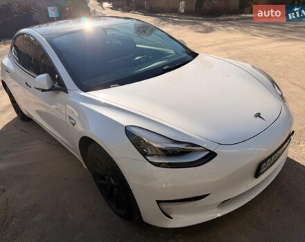 Белый Тесла Модель 3, объемом двигателя 0 л и пробегом 85 тыс. км за 16000 $, фото 2 на Automoto.ua