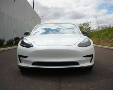 Білий Тесла Модель 3, об'ємом двигуна 0 л та пробігом 30 тис. км за 6900 $, фото 1 на Automoto.ua
