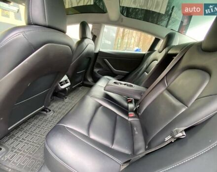 Білий Тесла Модель 3, об'ємом двигуна 0 л та пробігом 65 тис. км за 19700 $, фото 23 на Automoto.ua