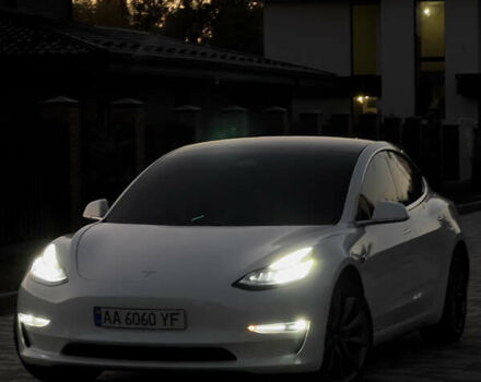 Белый Тесла Модель 3, объемом двигателя 0 л и пробегом 76 тыс. км за 19500 $, фото 3 на Automoto.ua