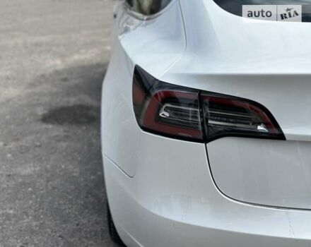 Білий Тесла Модель 3, об'ємом двигуна 0 л та пробігом 54 тис. км за 29500 $, фото 20 на Automoto.ua
