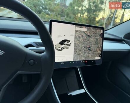 Білий Тесла Модель 3, об'ємом двигуна 0 л та пробігом 92 тис. км за 21300 $, фото 23 на Automoto.ua