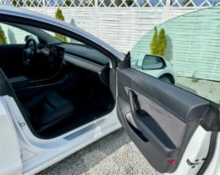 Білий Тесла Модель 3, об'ємом двигуна 0 л та пробігом 78 тис. км за 14700 $, фото 6 на Automoto.ua