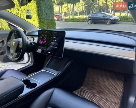Білий Тесла Модель 3, об'ємом двигуна 0 л та пробігом 140 тис. км за 20700 $, фото 22 на Automoto.ua