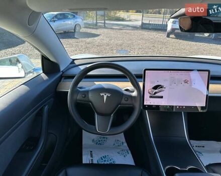Белый Тесла Модель 3, объемом двигателя 0 л и пробегом 108 тыс. км за 17950 $, фото 22 на Automoto.ua