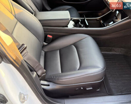 Белый Тесла Модель 3, объемом двигателя 0 л и пробегом 190 тыс. км за 17900 $, фото 19 на Automoto.ua