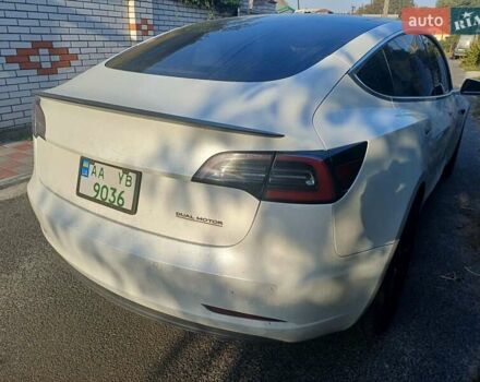Белый Тесла Модель 3, объемом двигателя 0 л и пробегом 120 тыс. км за 21500 $, фото 3 на Automoto.ua