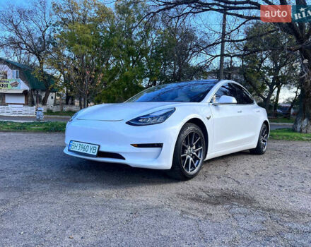Білий Тесла Модель 3, об'ємом двигуна 0 л та пробігом 74 тис. км за 19000 $, фото 12 на Automoto.ua