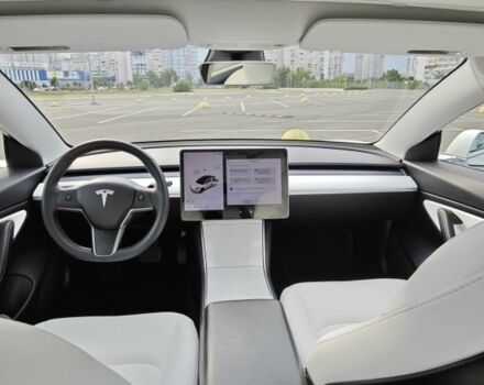 Тесла Модель 3 2020 в Киеве на Automoto.ua Белый Тесла Модель 3, объемом двигателя 0 л и пробегом 112 тыс. км за 25900 $, фото 8 на Automoto.ua