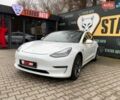 Белый Тесла Модель 3, объемом двигателя 0 л и пробегом 65 тыс. км за 18000 $, фото 2 на Automoto.ua