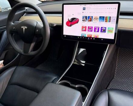 Тесла Модель 3 2020 в Харькове на Automoto.ua Белый Тесла Модель 3, объемом двигателя 0 л и пробегом 133 тыс. км за 19500 $, фото 5 на Automoto.ua