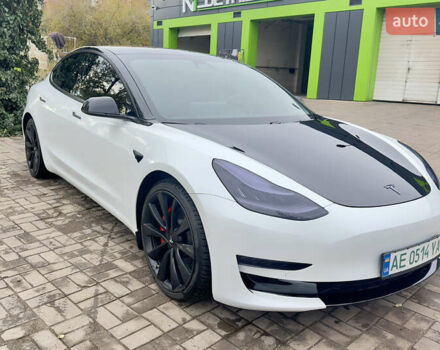 Белый Тесла Модель 3, объемом двигателя 0 л и пробегом 72 тыс. км за 25000 $, фото 2 на Automoto.ua