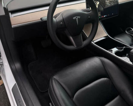 Белый Тесла Модель 3, объемом двигателя 0 л и пробегом 142 тыс. км за 19900 $, фото 7 на Automoto.ua