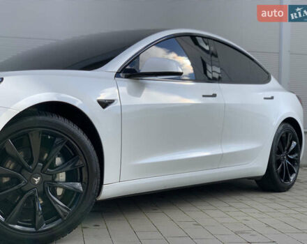 Тесла Модель 3 2020 у Івано-Франківську на Automoto.ua Білий Тесла Модель 3, об'ємом двигуна 0 л та пробігом 145 тис. км за 14850 $, фото 62 на Automoto.ua